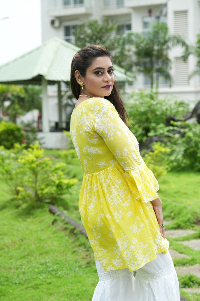 Iris Short Kurti