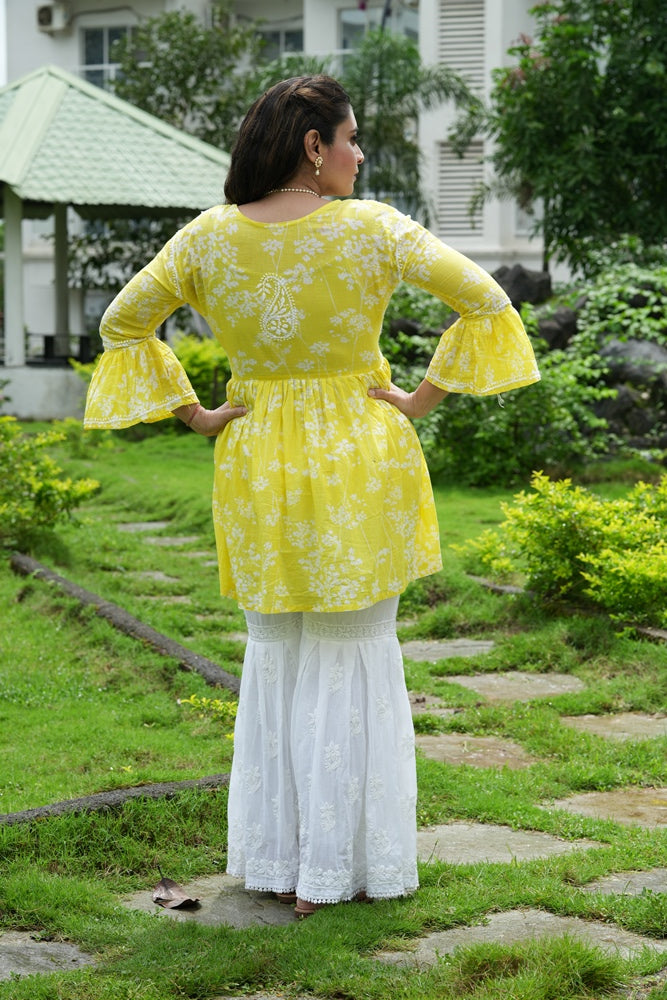 Iris Short Kurti